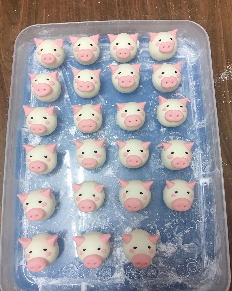 小猪汤圆