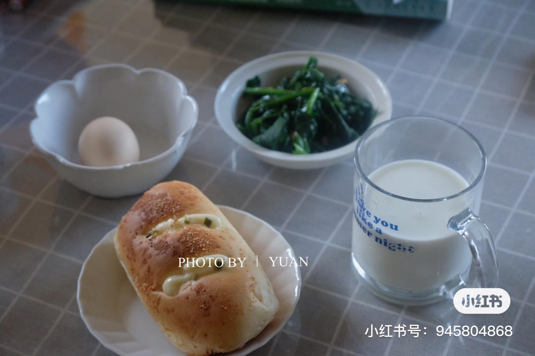 一次发酵迷你香肠小面包卷