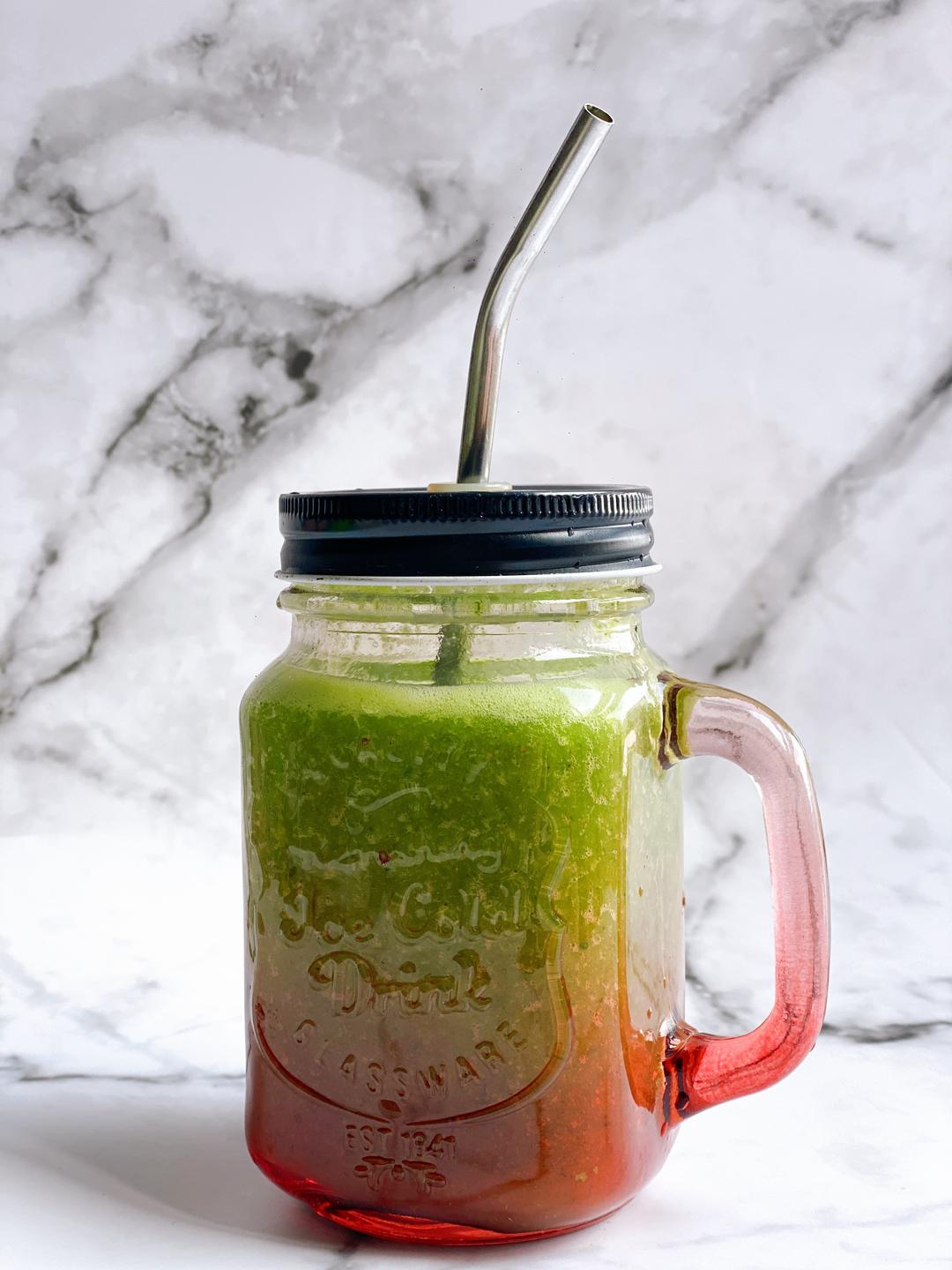 【健身减脂饮品】羽衣甘蓝凤梨香蕉巴旦木果昔适合液断清肠刮油去腻健康蔬菜之王蔬菜汁的做法