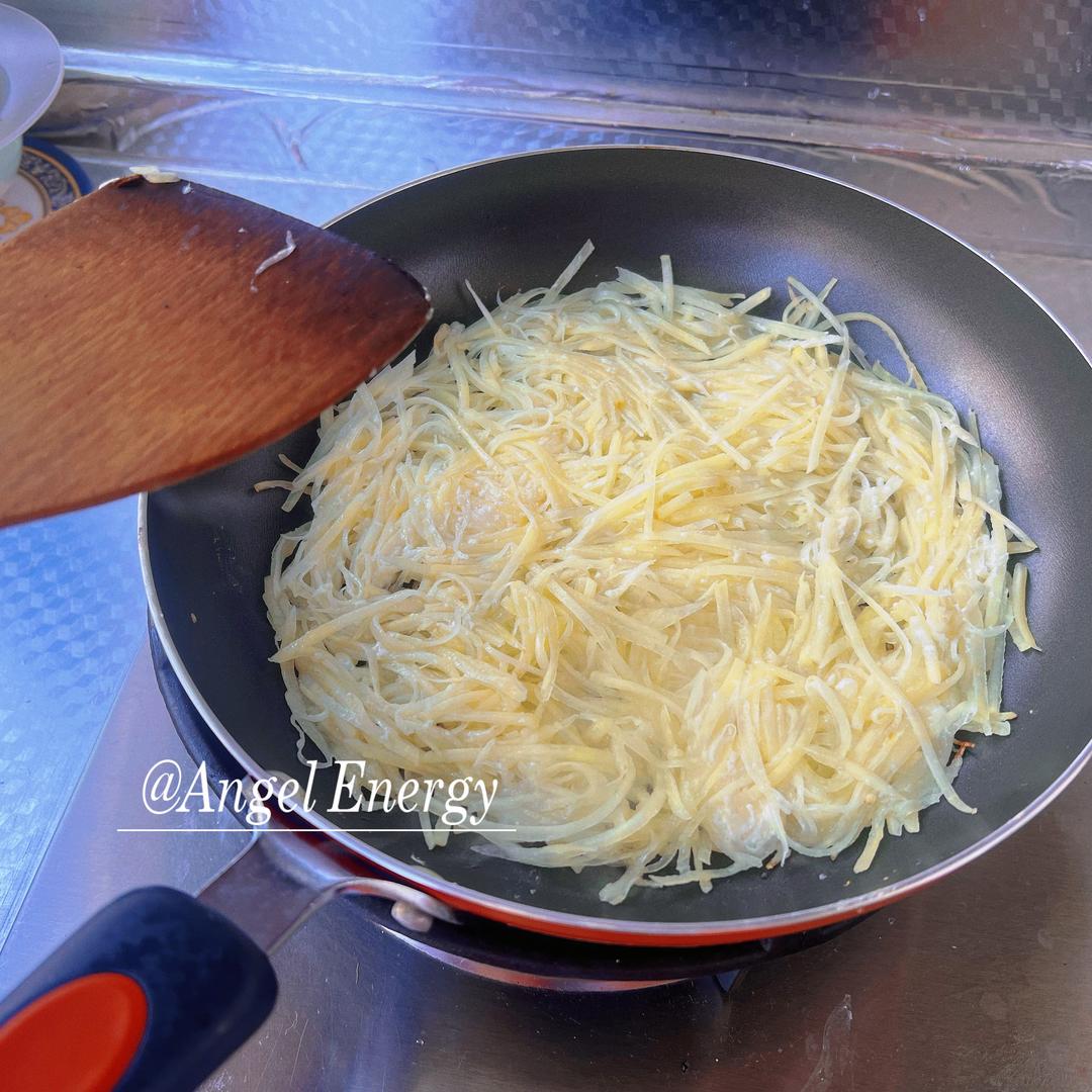 土豆鸡蛋芝士卷饼的做法 步骤1