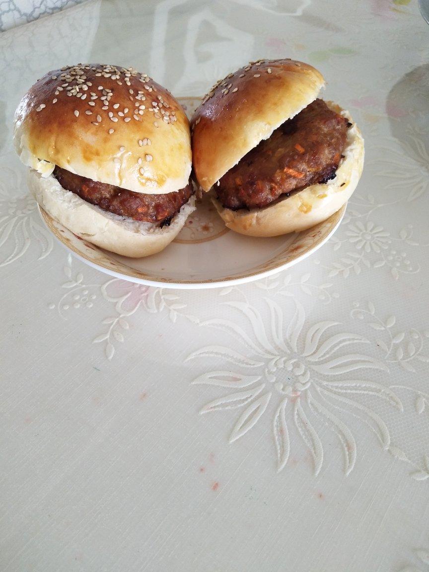 不输给牛肉的猪肉汉堡肉饼