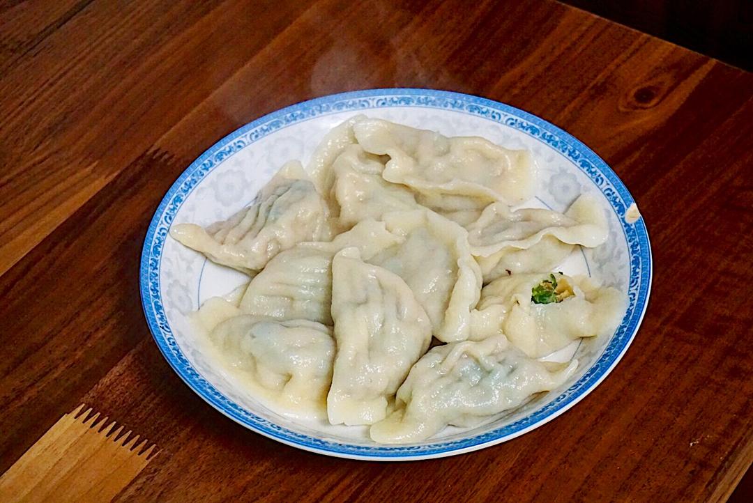 鲜掉眉毛的 三鲜水饺~