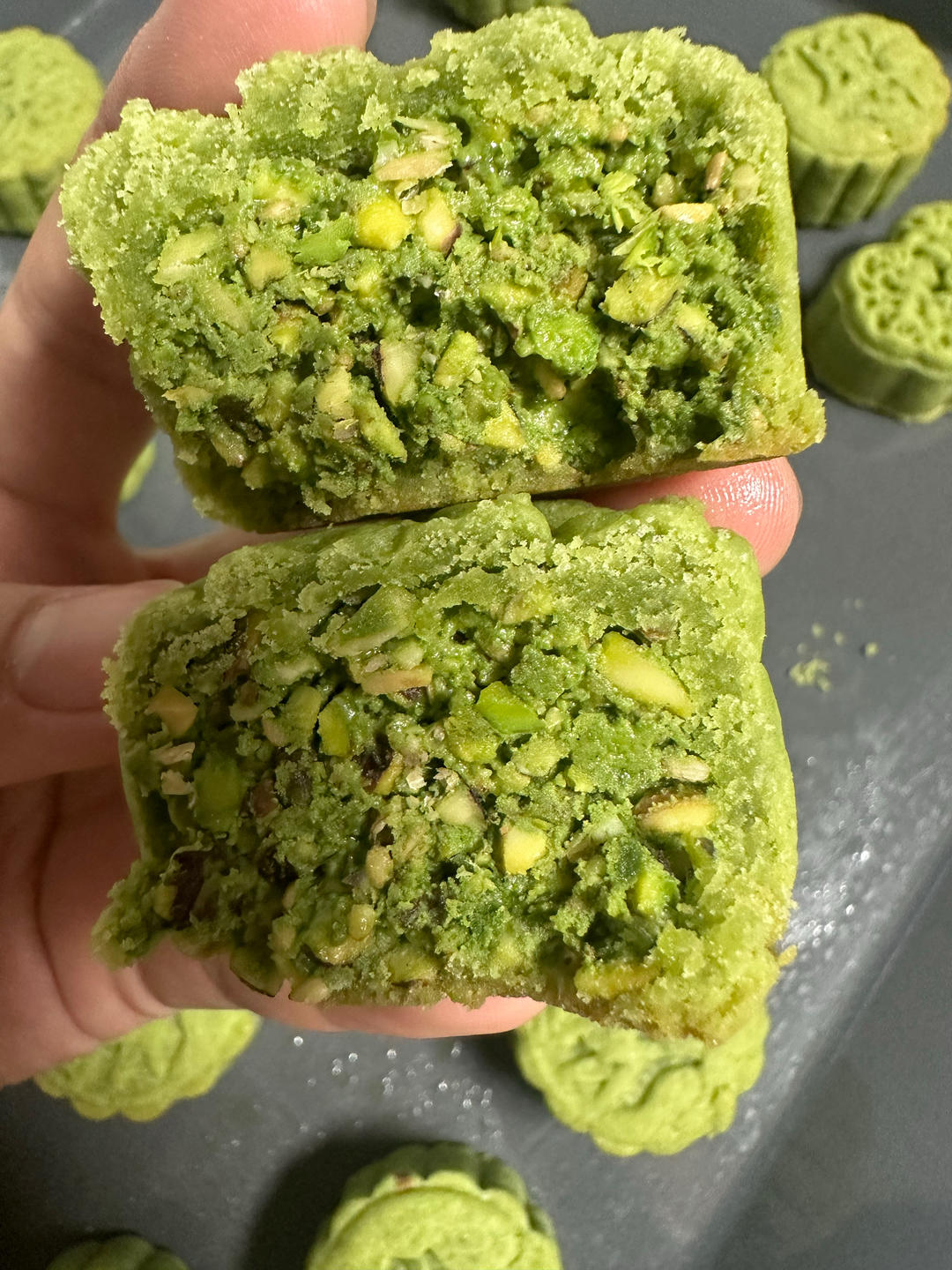 今年爆火的开心果脆皮月饼｜开心果霸霸月饼