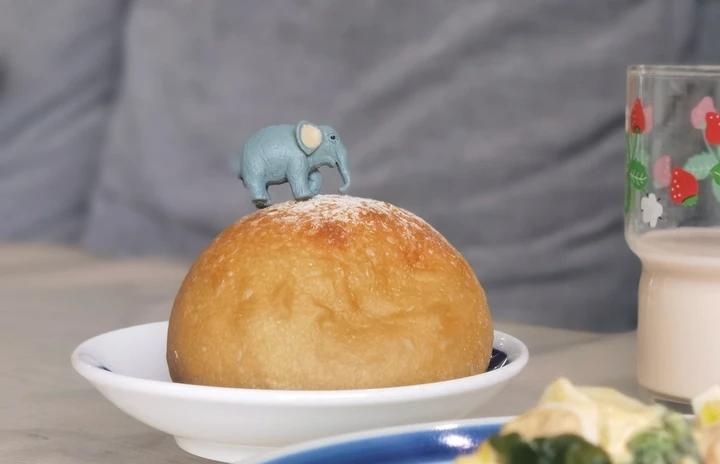 【欧蕾红豆奶油面包】