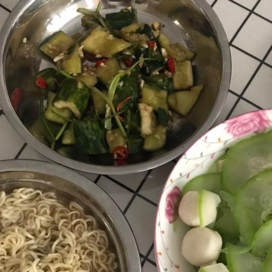 赞不绝口拍黄瓜🥒