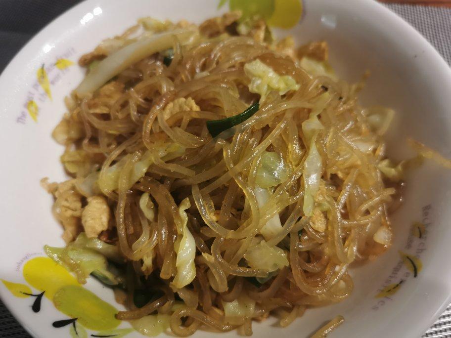 包心菜炒红薯粉丝