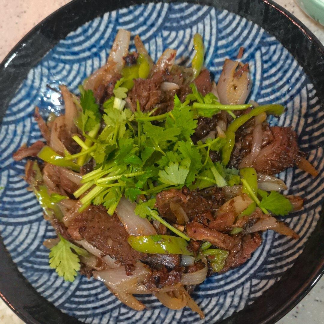 洋葱爆孜然牛肉