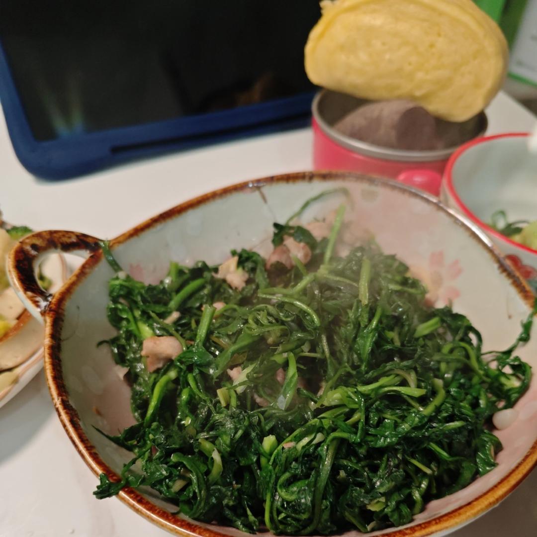 清炒荠菜