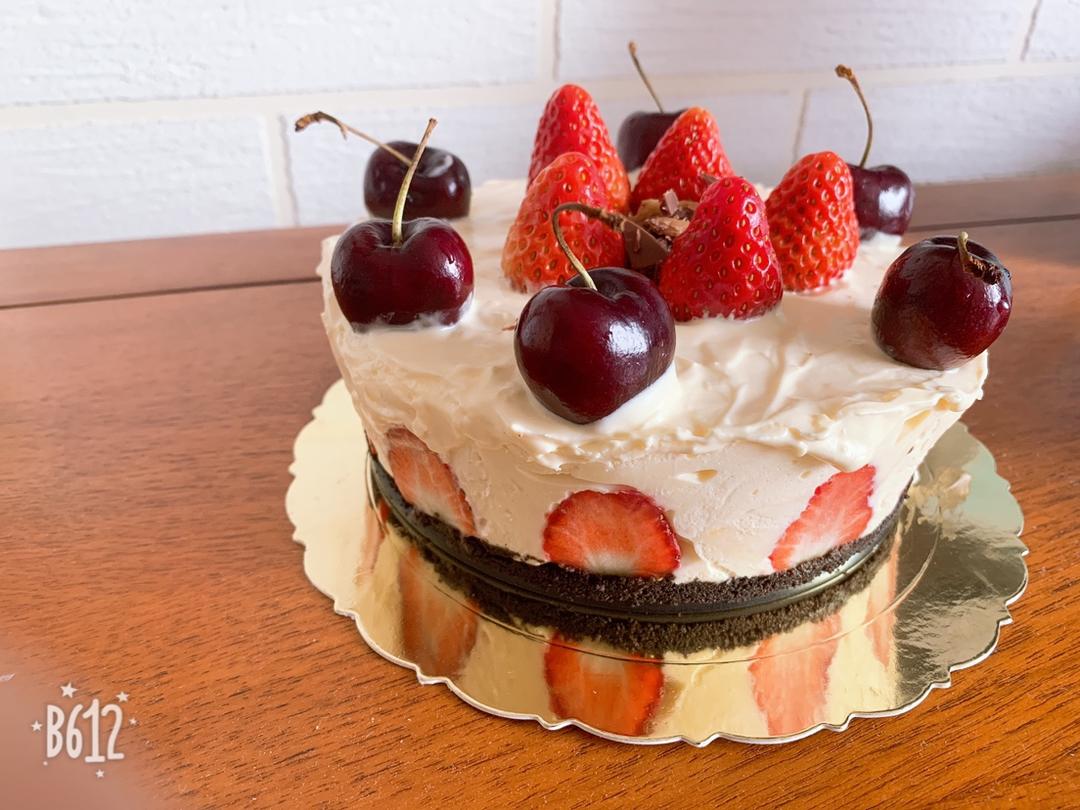 奥利奥草莓酸奶慕斯蛋糕（6寸）