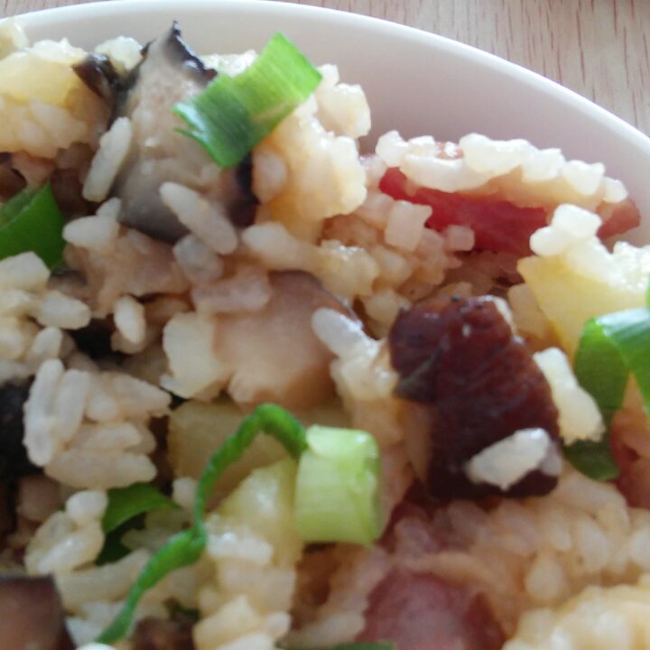 腊肠香菇焖饭