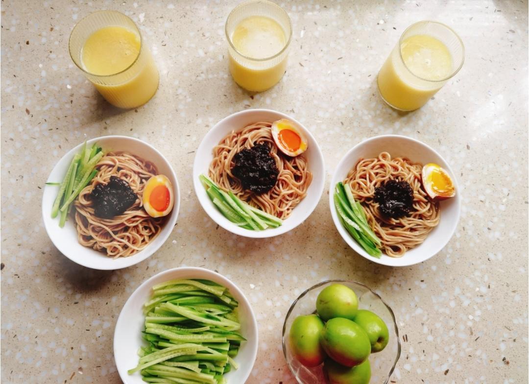 拉猪面/自制面条