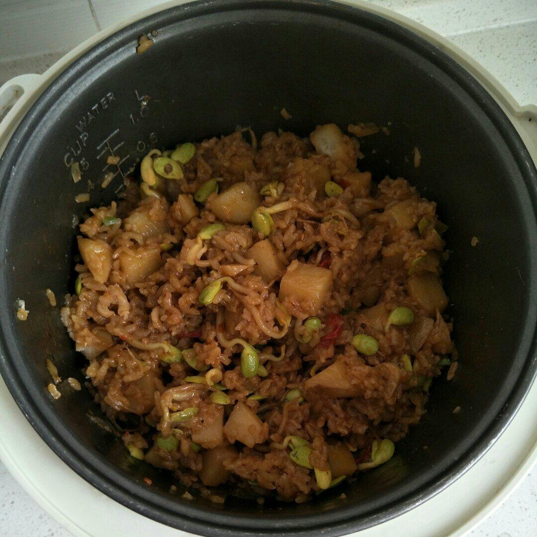 土豆焖饭（电饭锅版）