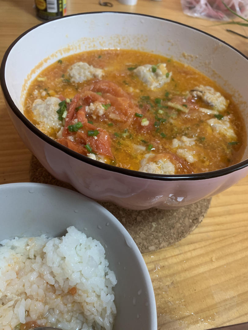 蕃茄丸子汤。