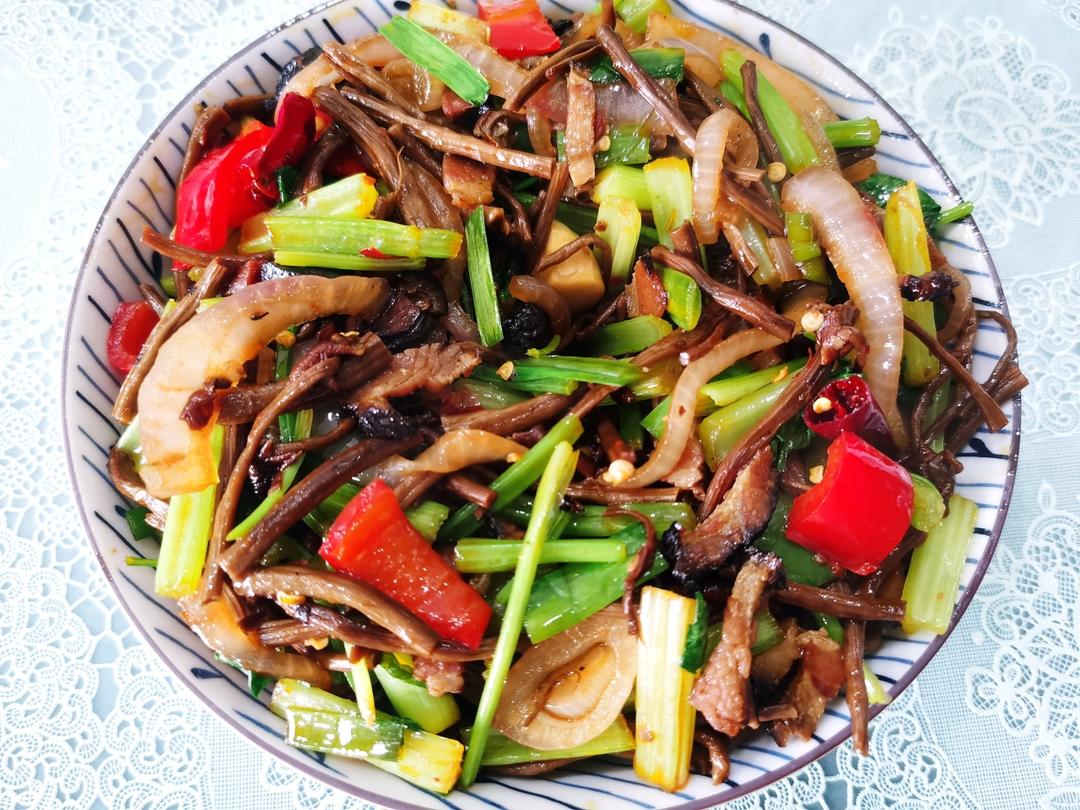 「月澜姐」干锅腊肉茶树菇｜在家做的味道一级棒