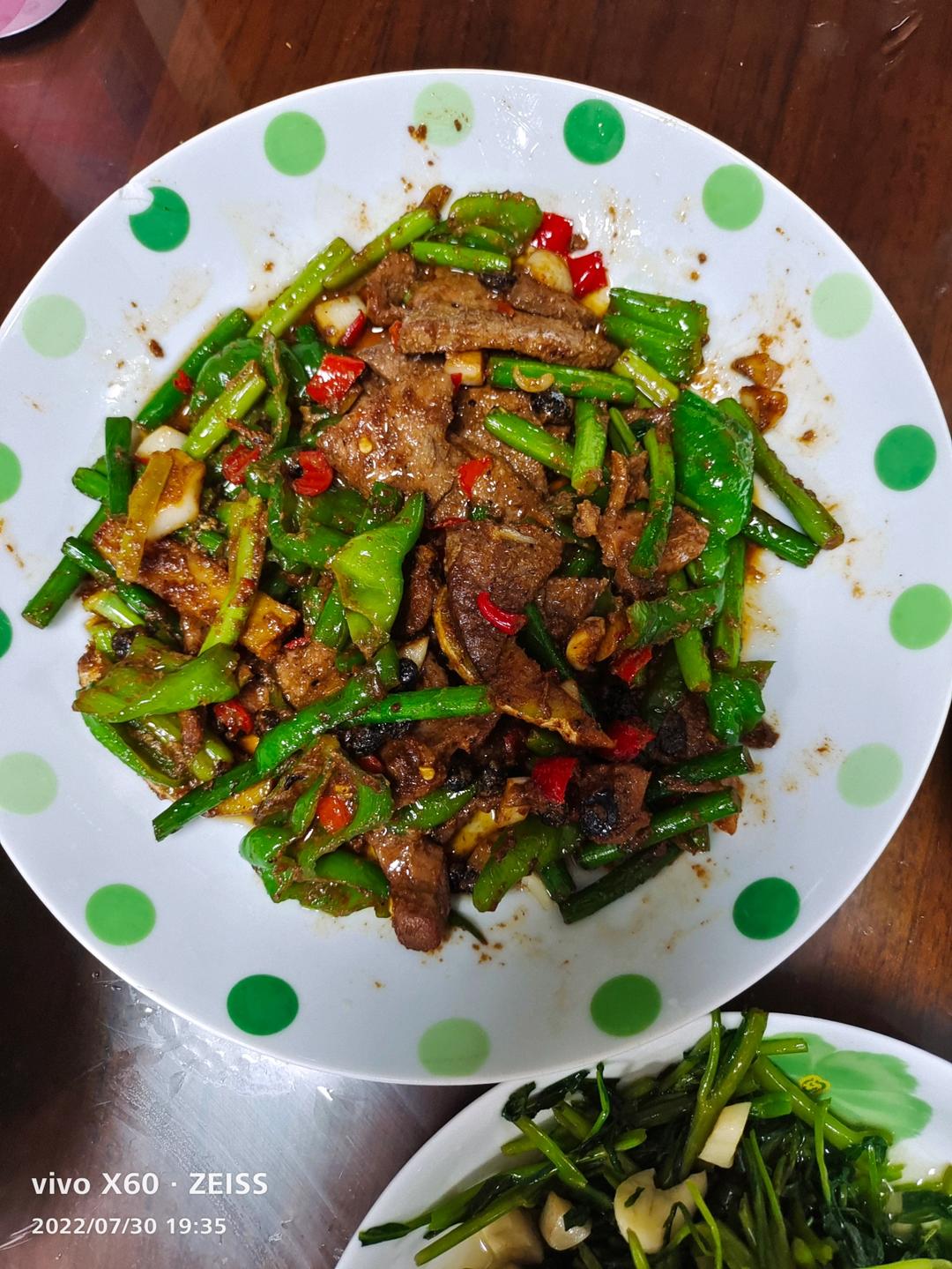 厨师长教你：“小炒猪肝”的家常做法，味道干香很赞，先收藏起来