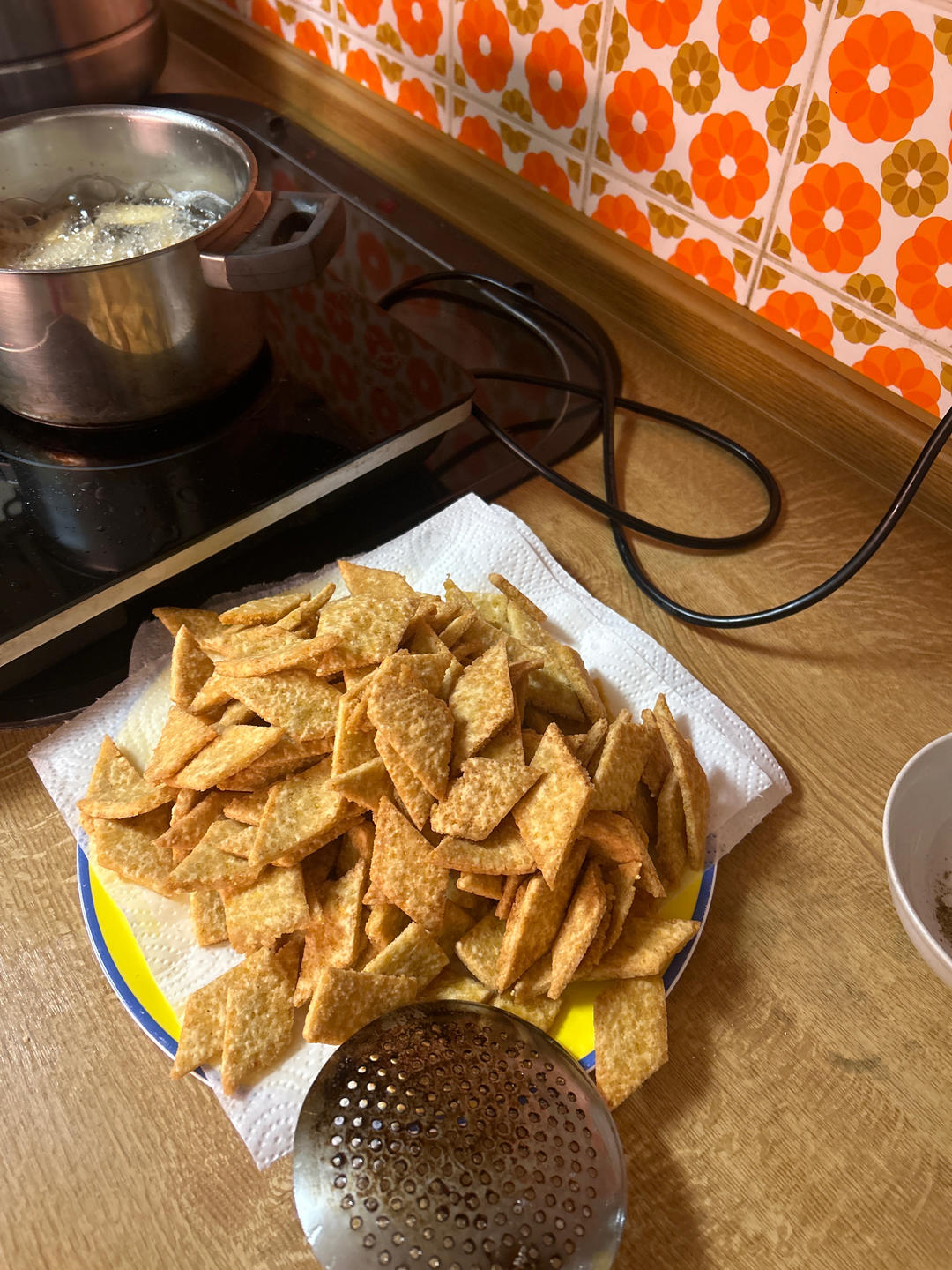 自制小米锅巴，纯手工，嘎嘣脆，吃了会上瘾