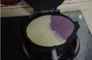 双色紫薯蛋卷的做法 步骤5