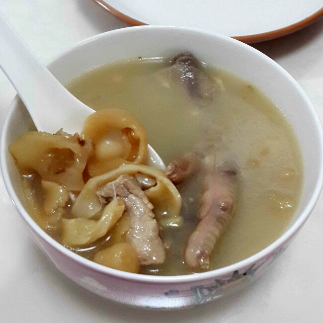 秘制花胶瑶柱土鸡汤