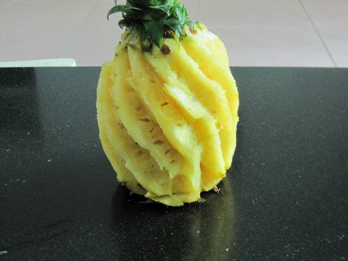 削菠萝的做法