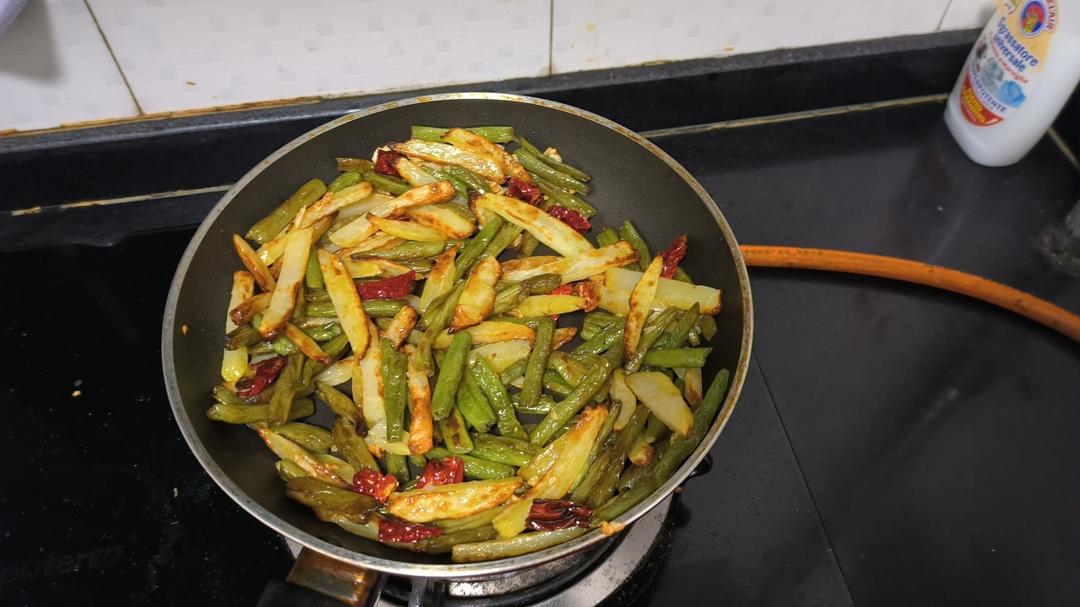 干煸豆角土豆