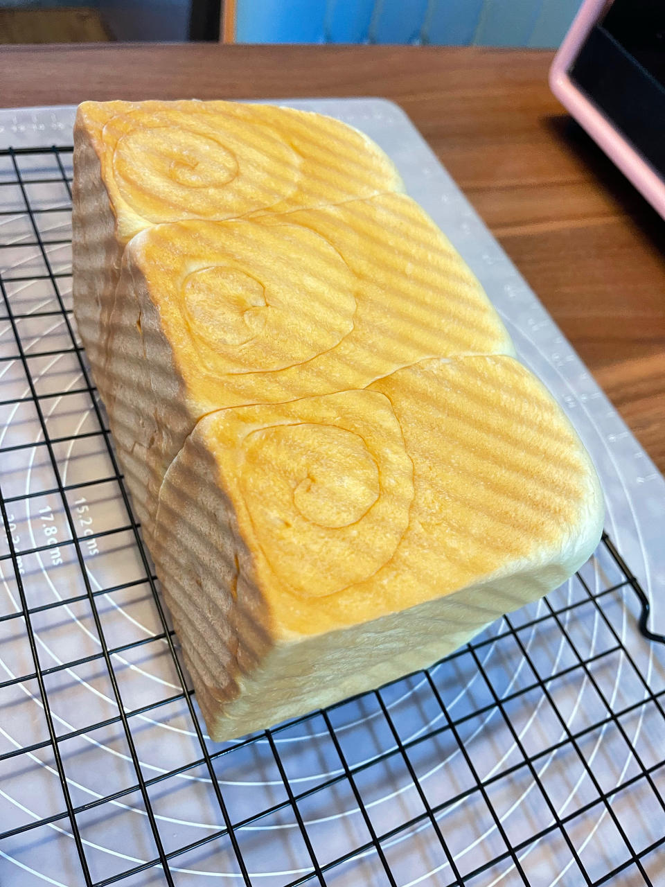 升级版奶香手撕吐司