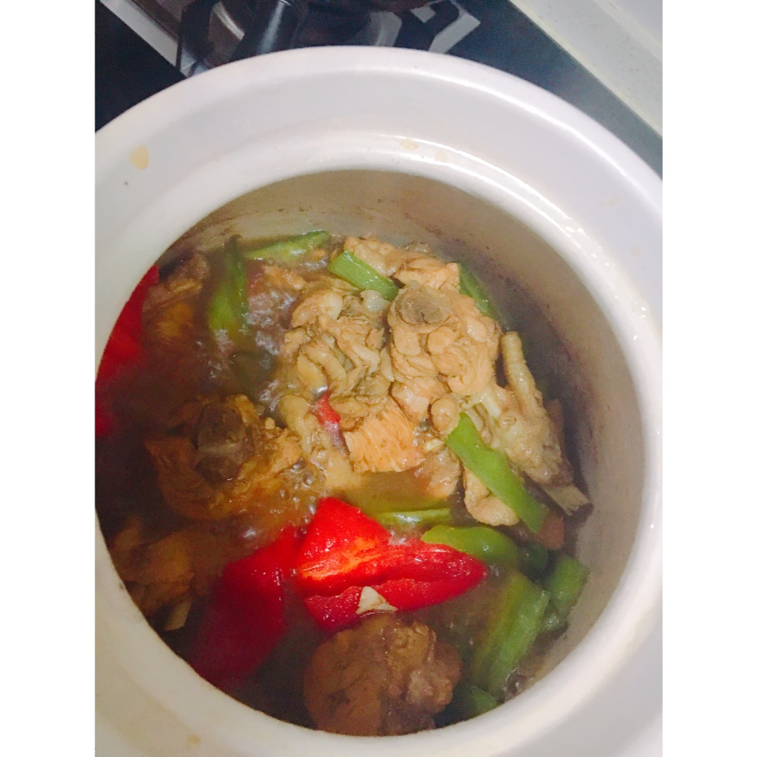 砂锅鸡煲