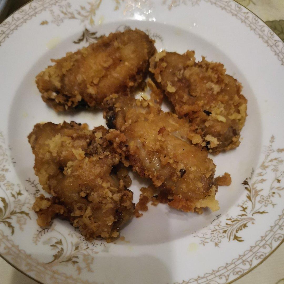 外脆里嫩❗️好吃到吮指的脆皮煎鸡翅～