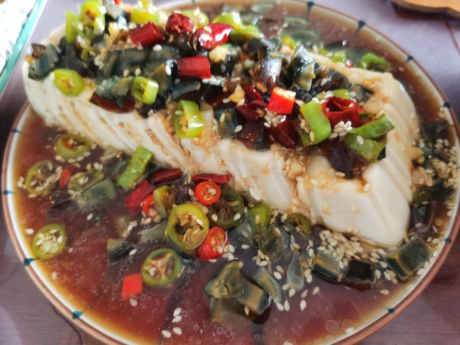 皮蛋拌豆腐