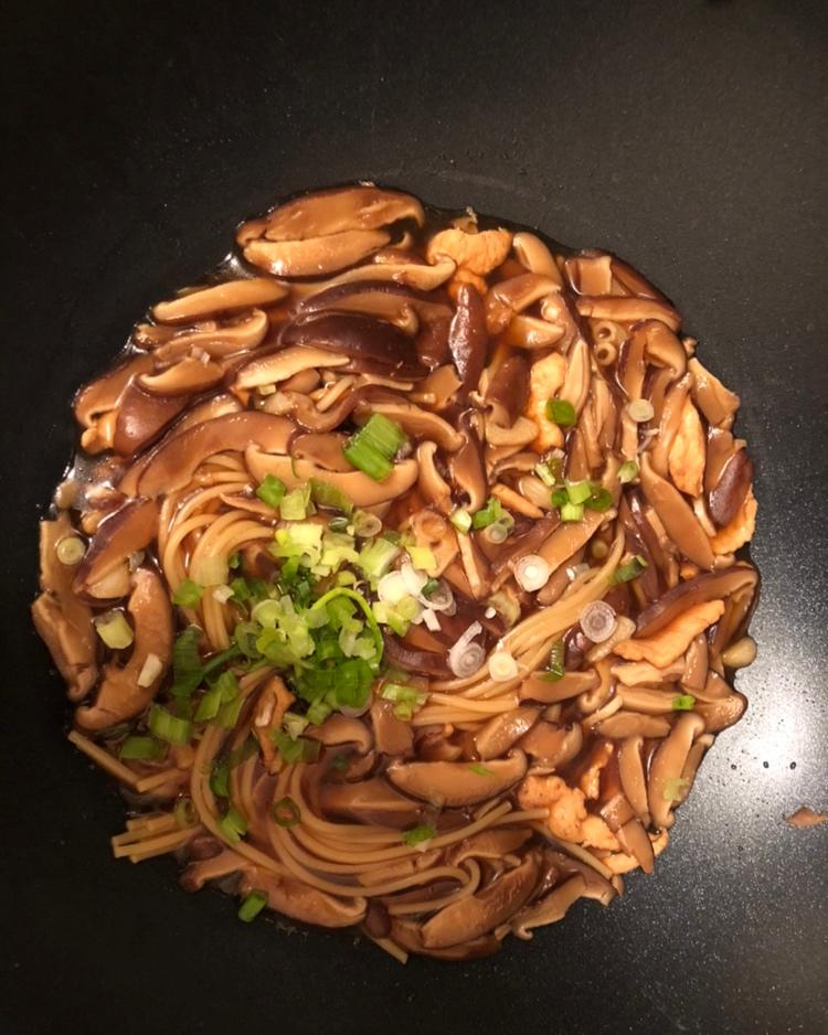 香菇鸡丝面