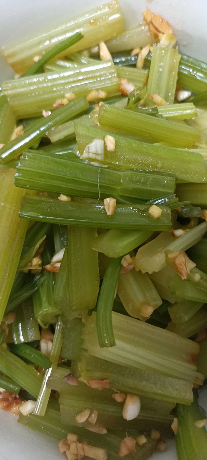 凉拌芹菜（简洁版）