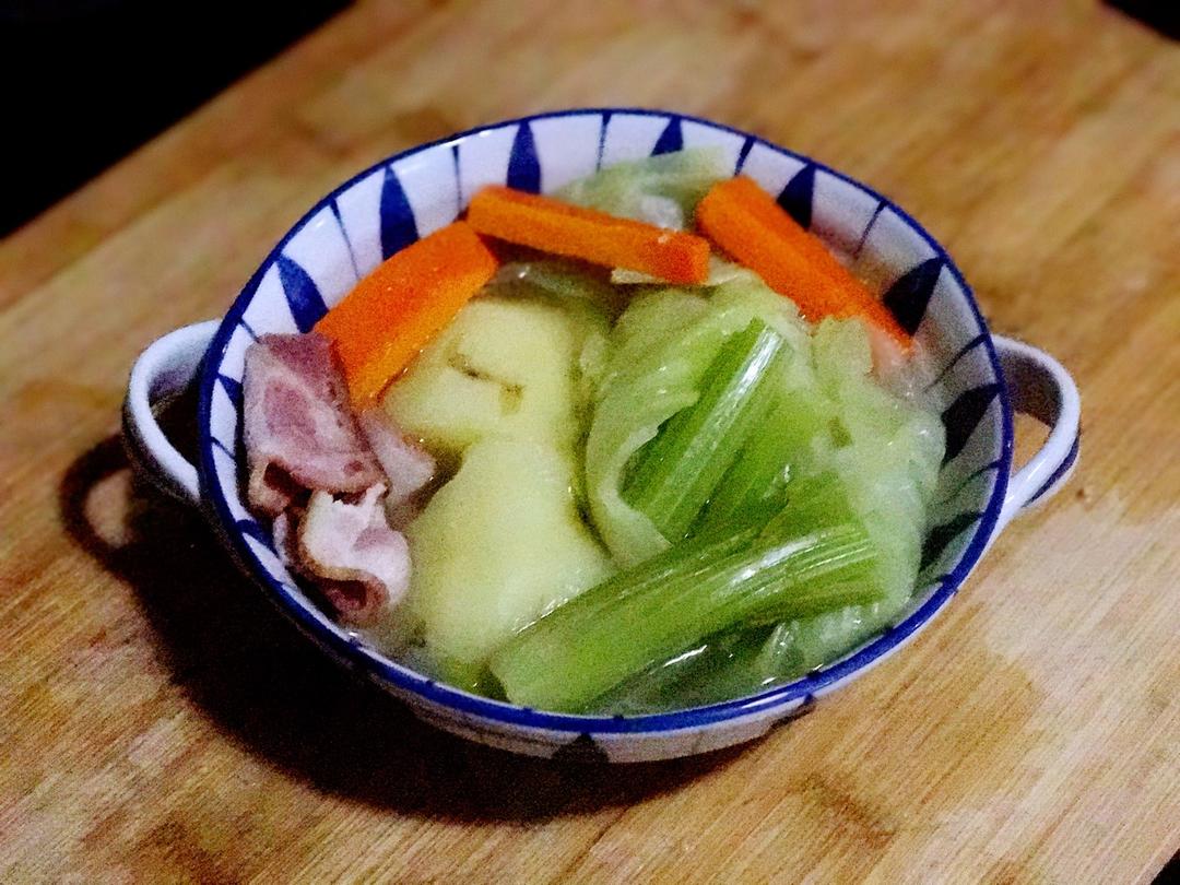 「问题餐厅」鲜甜蔬菜汤・ポトフ