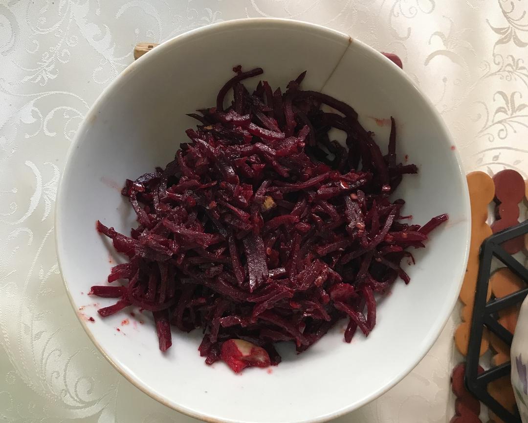 炒甜菜根丝鲜甜的做法