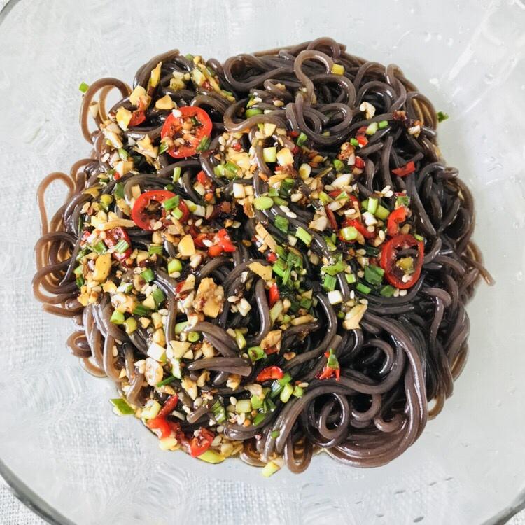 凉拌蕨根粉