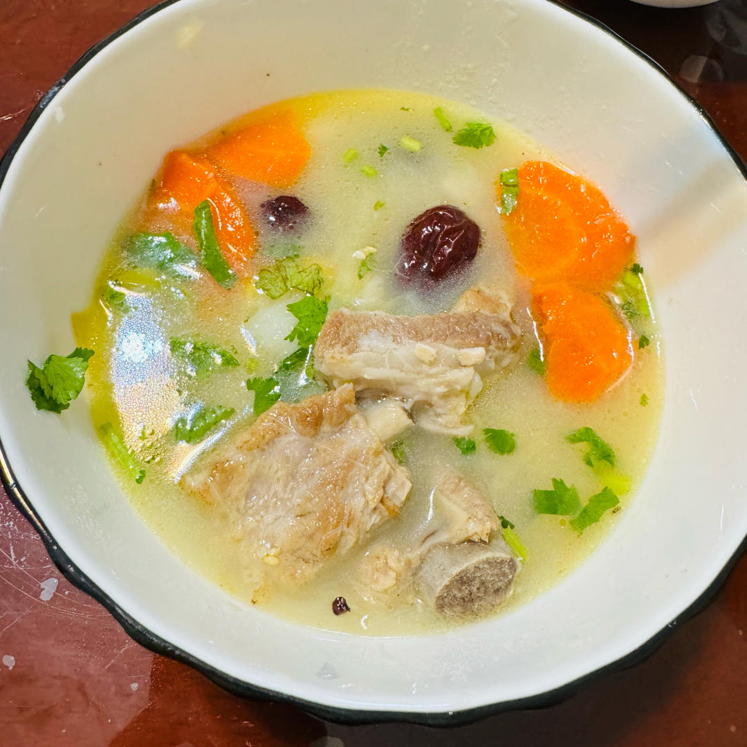 连吃三碗的玉米山药排骨汤