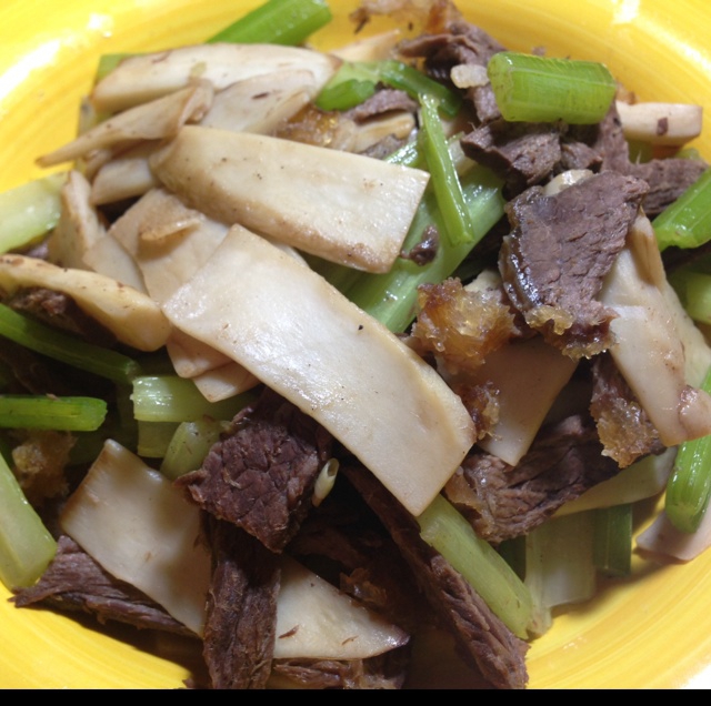 芹菜炒牛肉