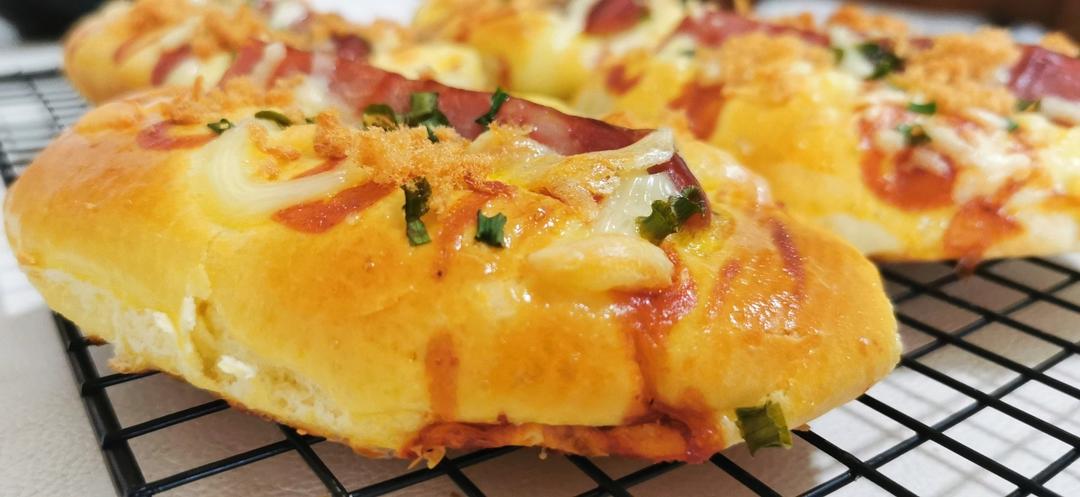 超松软的一发芝士香葱火腿沙拉面包|柔软拉丝|新手友好