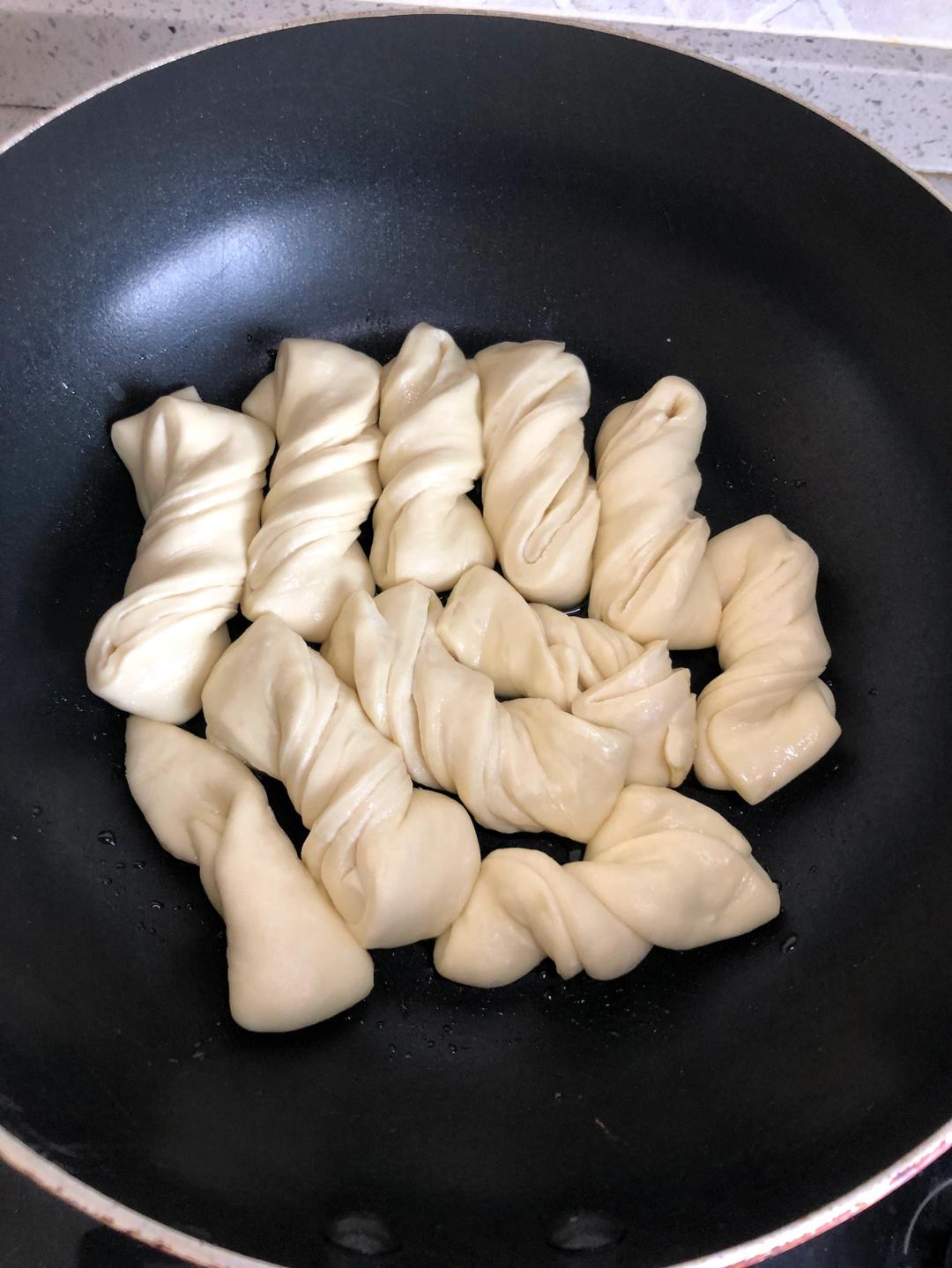 一定要做！—煎卷子【生煎花卷】