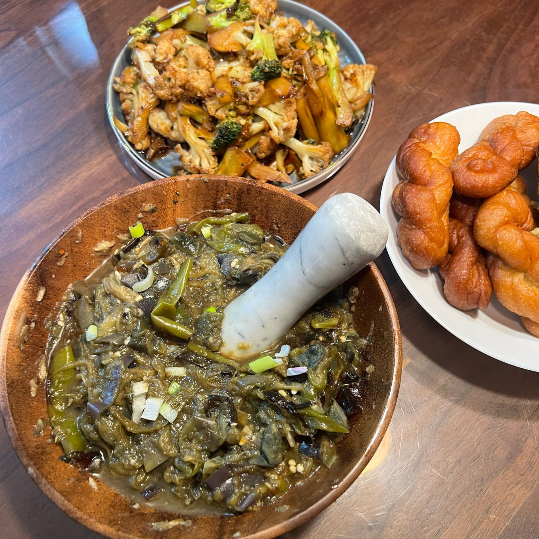 擂辣椒皮蛋茄子