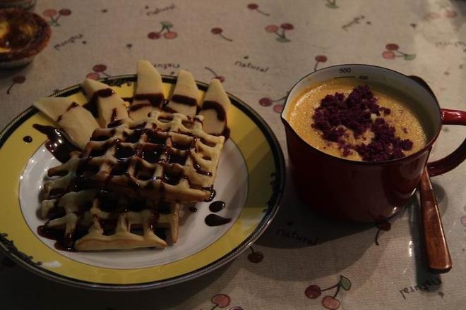 松饼和胡萝卜紫薯浓汤的早晨的做法