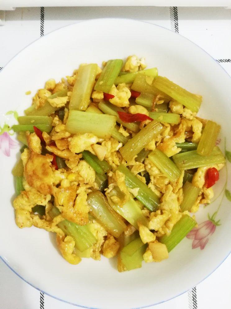 芹菜炒鸡蛋