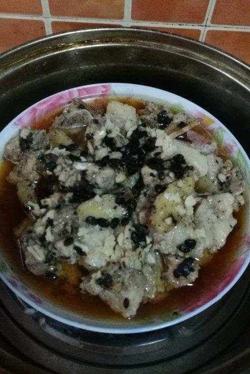 比糖醋排骨还好吃的蒸排骨（豉汁排骨电饭煲版，超级简单快手菜）