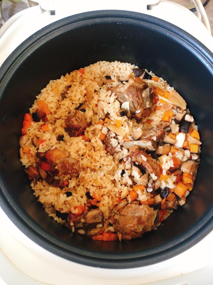 喷香排骨焖饭（爆好吃）