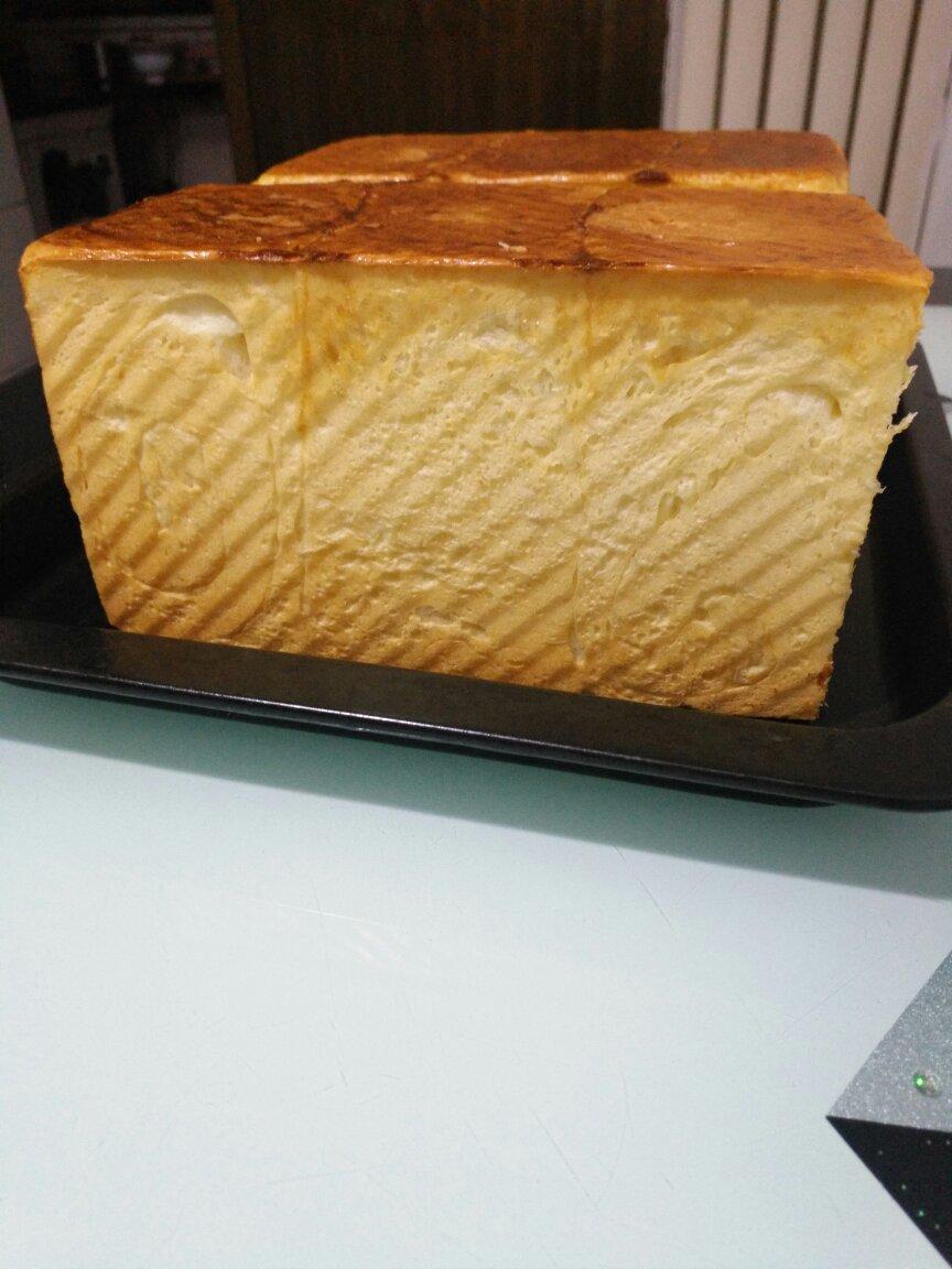 可以拉丝的超级软奶香吐司面包