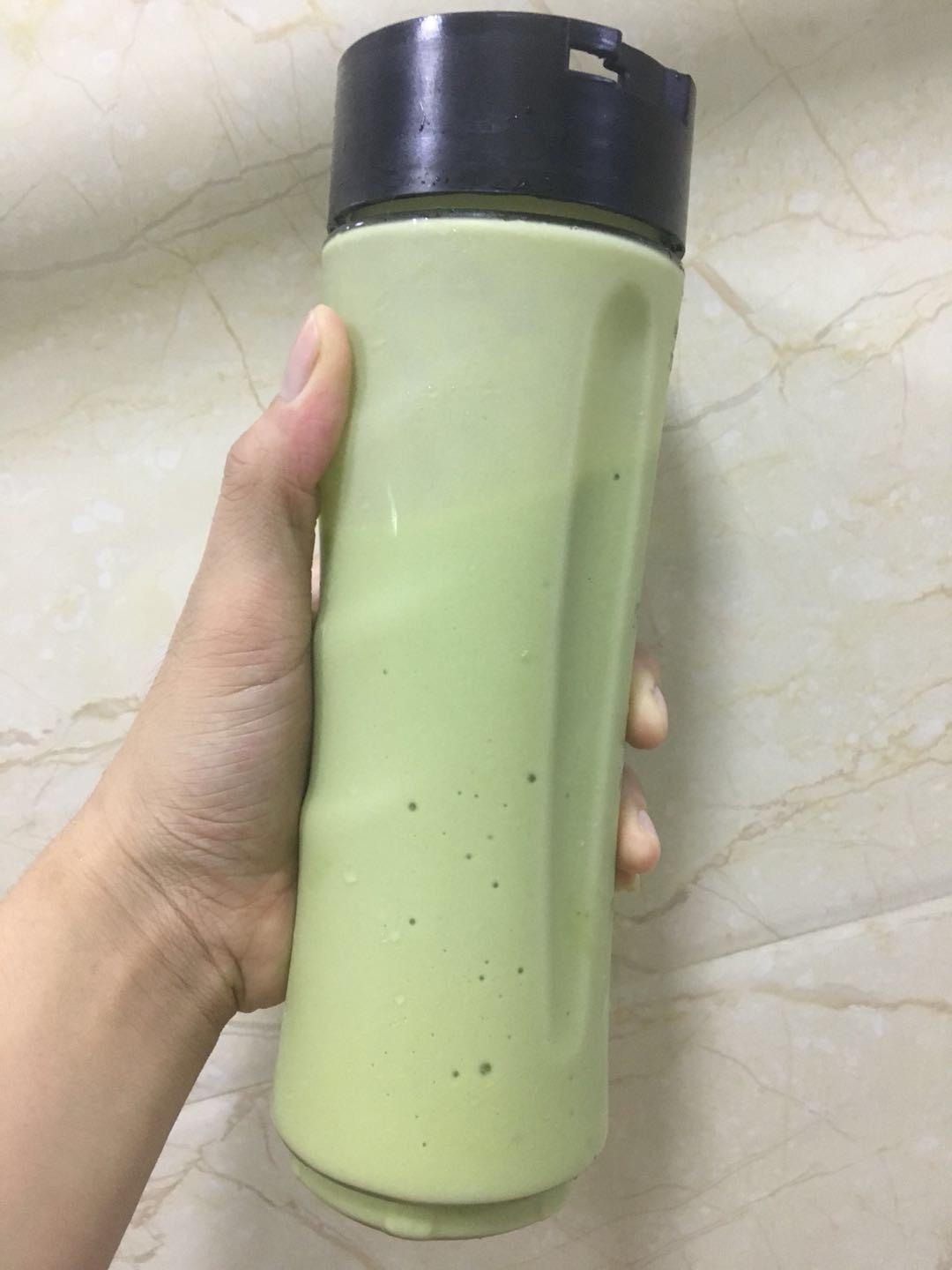 牛油果养乐多