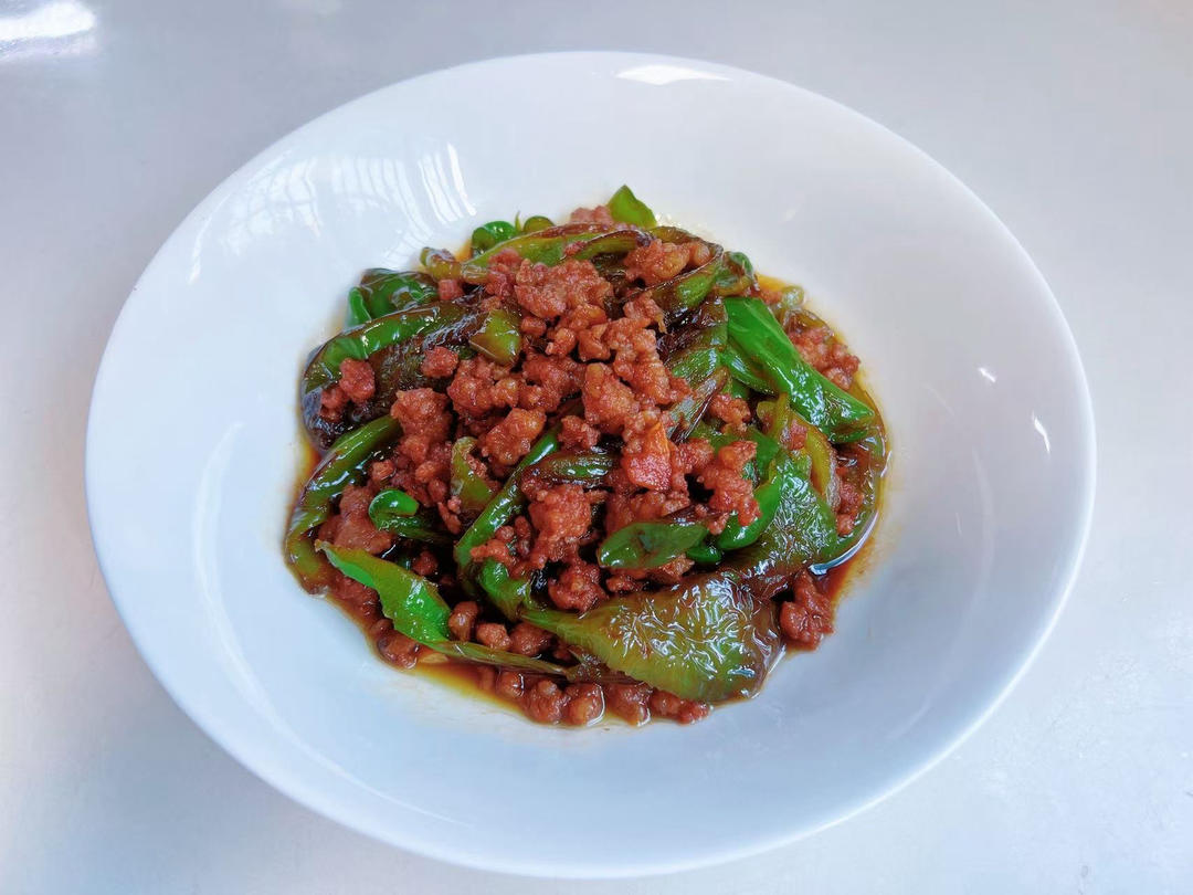 油焖肉末青椒
