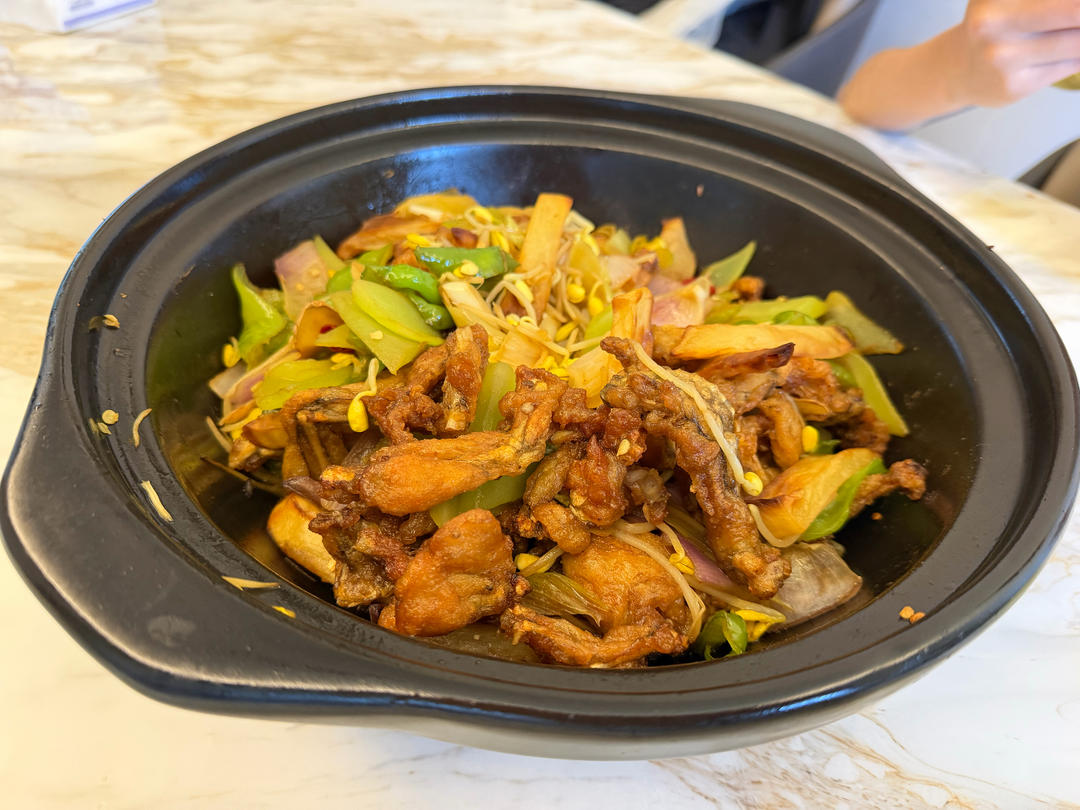 干锅牛蛙