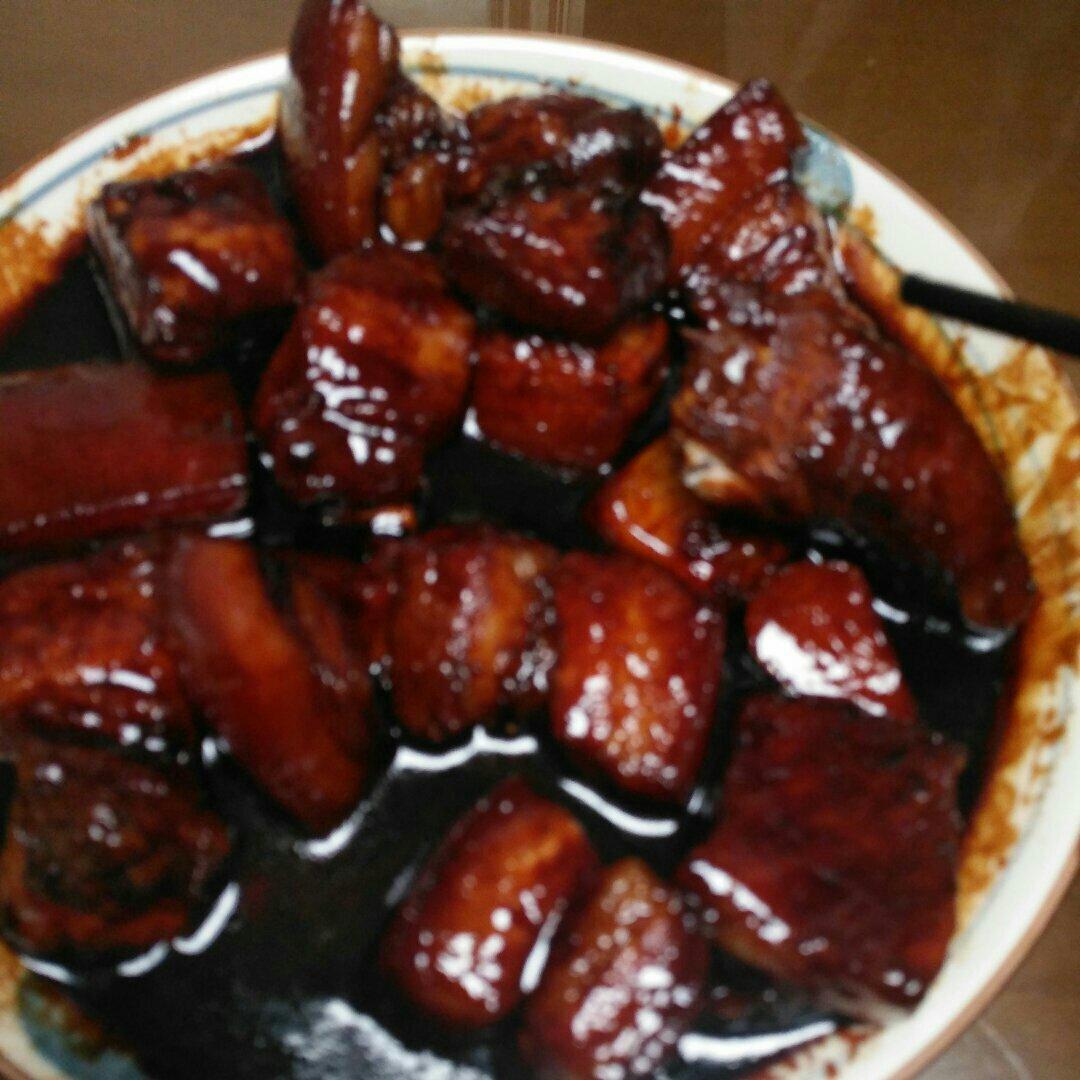 吃着碗里望着锅里的红烧肉