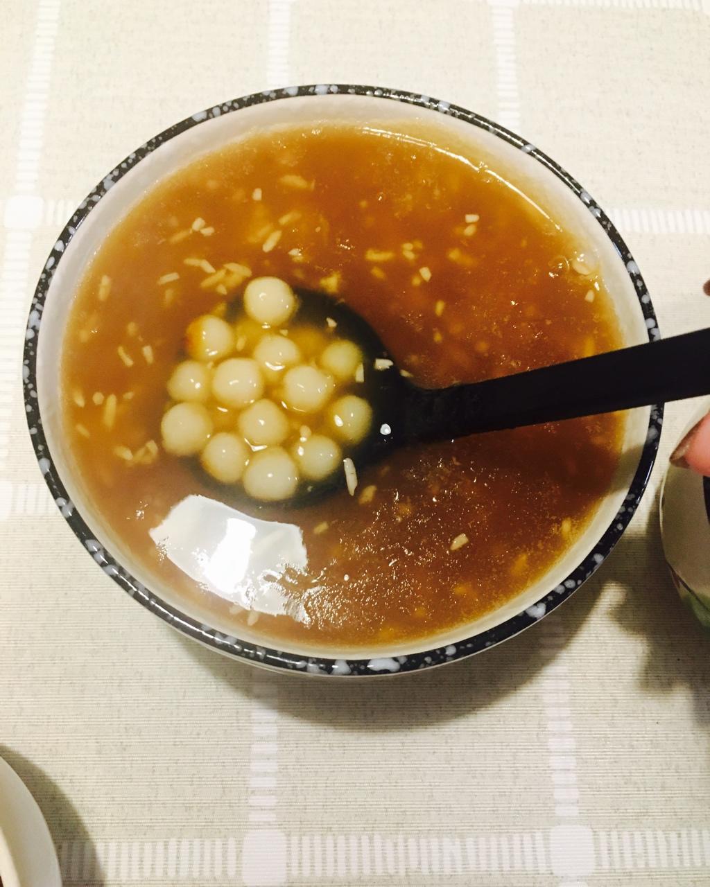 红糖醪糟汤圆