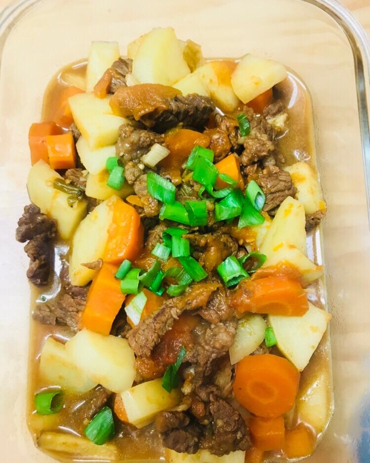 番茄土豆胡萝卜牛腩（牛肉鲜嫩的独家秘诀）