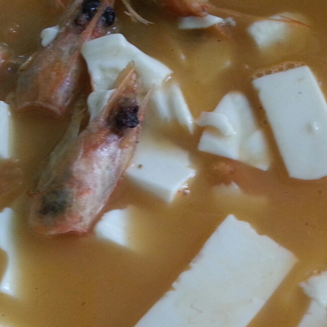 虾头豆腐汤的做法